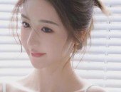 著名女星发告辞文写错字被吐槽东家于正回应及姐姐和父母闹翻跳河 弟弟救人遇难 家庭悲剧激发沉思